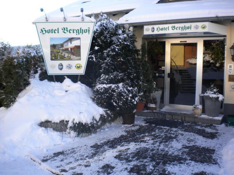 Hotel Pension Haus Berghof Hellenthal Exterior foto