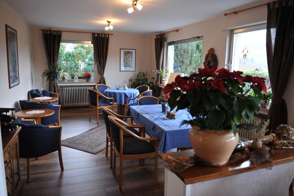 Hotel Pension Haus Berghof Hellenthal Exterior foto